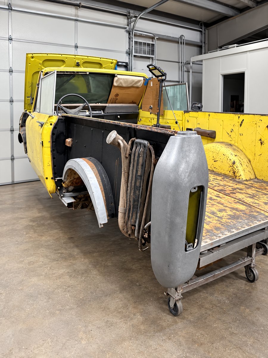 Rear three-quarter view of the Lemon Squeezy Scout II
